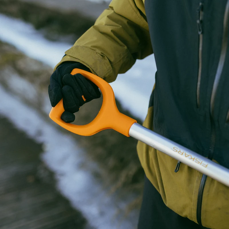 Fiskars Schneeräumer SnowXpert