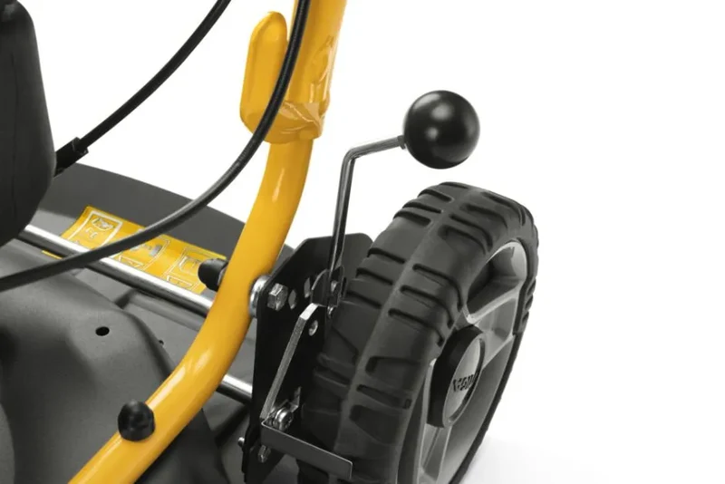 STIGA Multiclip 750 S Benzin-Rasenmäher